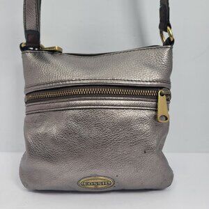 FOSSIL Women's Metallic Pewter Pebbled Leather Crossbody Bag